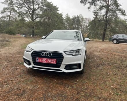 Белый Ауди А4, объемом двигателя 2 л и пробегом 170 тыс. км за 20000 $, фото 1 на Automoto.ua