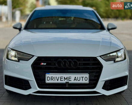 Белый Ауди А4, объемом двигателя 1.98 л и пробегом 173 тыс. км за 17299 $, фото 1 на Automoto.ua