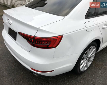 Білий Ауді А4, об'ємом двигуна 2 л та пробігом 173 тис. км за 12345 $, фото 12 на Automoto.ua