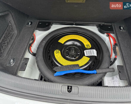 Ауді А4 2017 у Львові на Automoto.ua Білий Ауді А4, об'ємом двигуна 1.98 л та пробігом 110 тис. км за 19950 $, фото 26 на Automoto.ua
