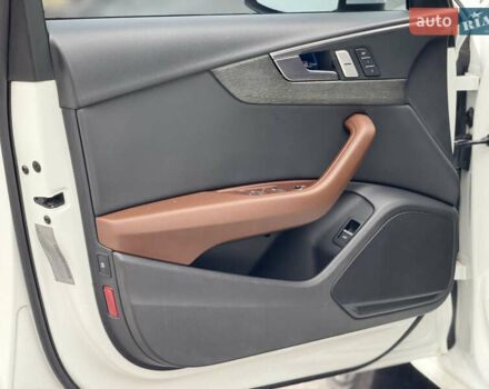 Белый Ауди А4, объемом двигателя 2 л и пробегом 156 тыс. км за 17900 $, фото 10 на Automoto.ua