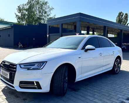 Белый Ауди А4, объемом двигателя 2 л и пробегом 216 тыс. км за 19999 $, фото 6 на Automoto.ua