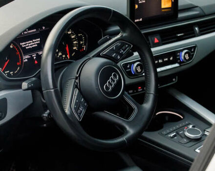 Білий Ауді А4, об'ємом двигуна 2 л та пробігом 145 тис. км за 18000 $, фото 4 на Automoto.ua