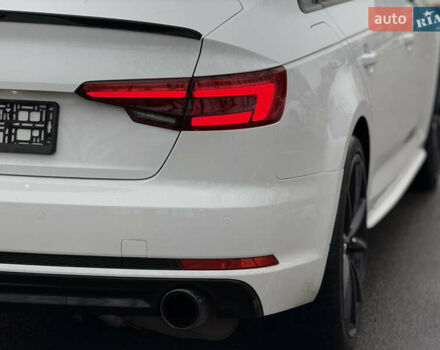 Белый Ауди А4, объемом двигателя 2 л и пробегом 156 тыс. км за 17900 $, фото 7 на Automoto.ua