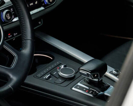 Білий Ауді А4, об'ємом двигуна 2 л та пробігом 145 тис. км за 18000 $, фото 5 на Automoto.ua