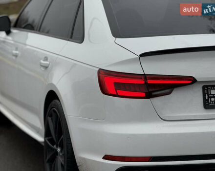 Белый Ауди А4, объемом двигателя 2 л и пробегом 156 тыс. км за 17900 $, фото 6 на Automoto.ua