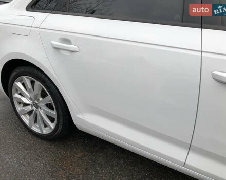 Білий Ауді А4, об'ємом двигуна 2 л та пробігом 173 тис. км за 12345 $, фото 10 на Automoto.ua
