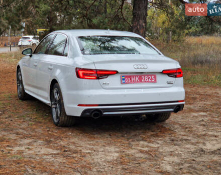 Белый Ауди А4, объемом двигателя 2 л и пробегом 169 тыс. км за 22500 $, фото 3 на Automoto.ua