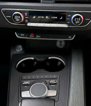 Белый Ауди А4, объемом двигателя 1.98 л и пробегом 173 тыс. км за 17299 $, фото 32 на Automoto.ua