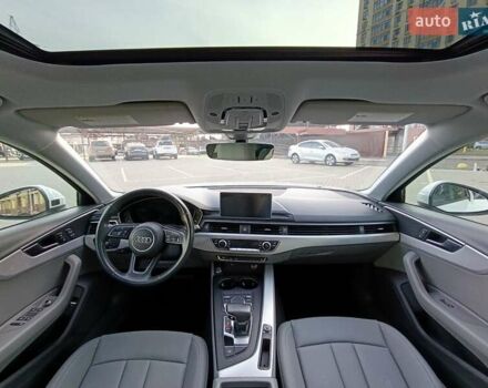 Білий Ауді А4, об'ємом двигуна 2 л та пробігом 132 тис. км за 17000 $, фото 7 на Automoto.ua