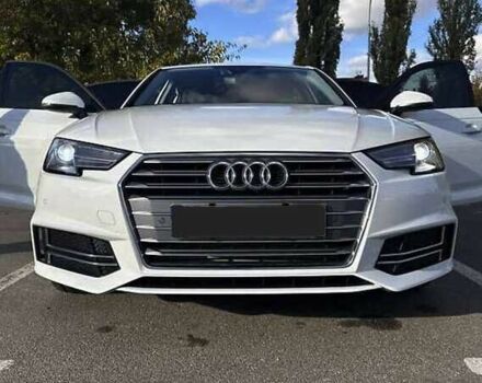 Білий Ауді А4, об'ємом двигуна 2 л та пробігом 100 тис. км за 18000 $, фото 3 на Automoto.ua