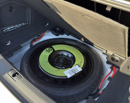 Білий Ауді А4, об'ємом двигуна 2 л та пробігом 42 тис. км за 18000 $, фото 11 на Automoto.ua