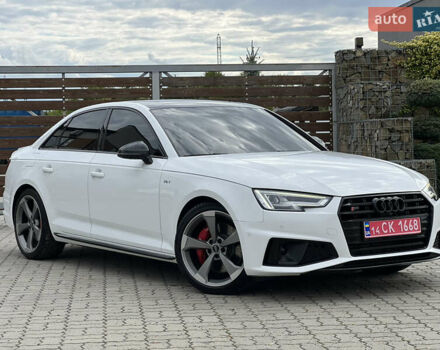 Белый Ауди А4, объемом двигателя 3 л и пробегом 113 тыс. км за 26900 $, фото 3 на Automoto.ua