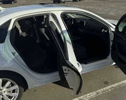 Білий Ауді А4, об'ємом двигуна 2 л та пробігом 100 тис. км за 18000 $, фото 15 на Automoto.ua