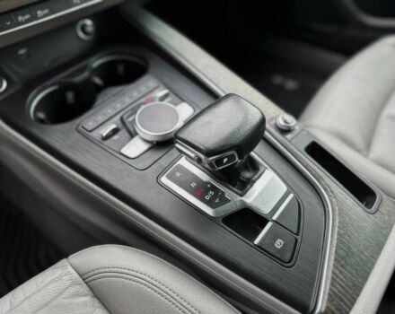 Білий Ауді А4, об'ємом двигуна 2 л та пробігом 33 тис. км за 12000 $, фото 11 на Automoto.ua