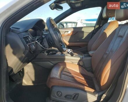 Белый Ауди А4, объемом двигателя 2 л и пробегом 50 тыс. км за 4000 $, фото 6 на Automoto.ua
