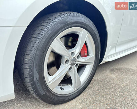 Білий Ауді А4, об'ємом двигуна 1.98 л та пробігом 97 тис. км за 19999 $, фото 7 на Automoto.ua