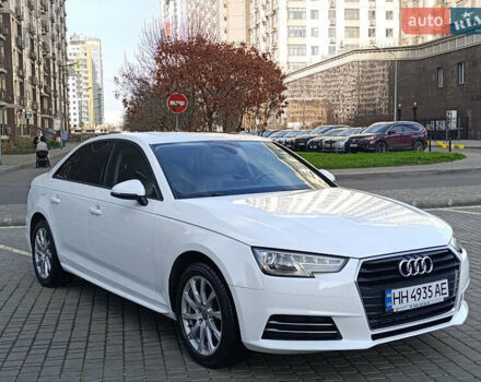 Белый Ауди А4, объемом двигателя 1.98 л и пробегом 132 тыс. км за 17000 $, фото 4 на Automoto.ua