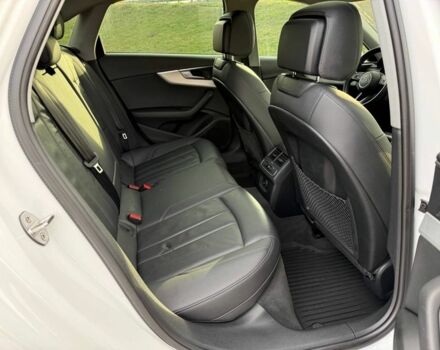 Білий Ауді А4, об'ємом двигуна 2 л та пробігом 133 тис. км за 19450 $, фото 21 на Automoto.ua