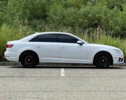 Белый Ауди А4, объемом двигателя 2 л и пробегом 32 тыс. км за 17000 $, фото 3 на Automoto.ua
