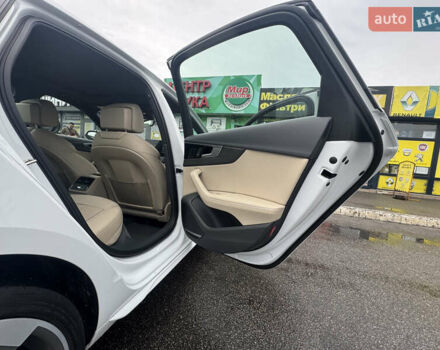 Белый Ауди А4, объемом двигателя 1.98 л и пробегом 63 тыс. км за 27100 $, фото 8 на Automoto.ua