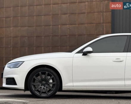 Білий Ауді А4, об'ємом двигуна 2 л та пробігом 133 тис. км за 19450 $, фото 13 на Automoto.ua