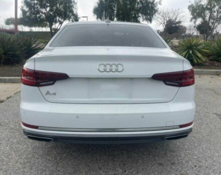 Белый Ауди А4, объемом двигателя 2 л и пробегом 31 тыс. км за 12000 $, фото 5 на Automoto.ua