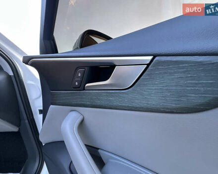 Белый Ауди А4, объемом двигателя 2 л и пробегом 122 тыс. км за 18650 $, фото 99 на Automoto.ua