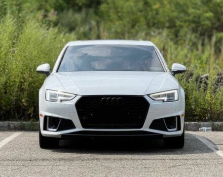 Белый Ауди А4, объемом двигателя 2 л и пробегом 32 тыс. км за 17000 $, фото 1 на Automoto.ua