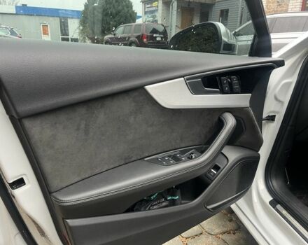 Белый Ауди А4, объемом двигателя 2 л и пробегом 43 тыс. км за 29000 $, фото 7 на Automoto.ua