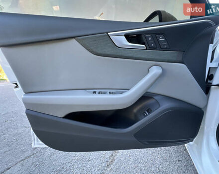 Белый Ауди А4, объемом двигателя 2 л и пробегом 122 тыс. км за 18650 $, фото 43 на Automoto.ua