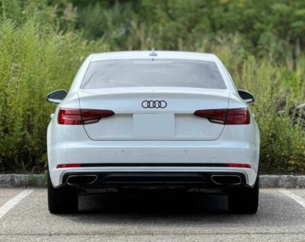 Белый Ауди А4, объемом двигателя 2 л и пробегом 32 тыс. км за 17000 $, фото 6 на Automoto.ua