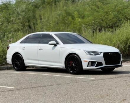 Белый Ауди А4, объемом двигателя 2 л и пробегом 38 тыс. км за 10900 $, фото 2 на Automoto.ua