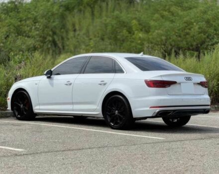 Белый Ауди А4, объемом двигателя 2 л и пробегом 32 тыс. км за 17000 $, фото 5 на Automoto.ua