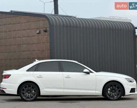 Білий Ауді А4, об'ємом двигуна 2 л та пробігом 133 тис. км за 19450 $, фото 9 на Automoto.ua