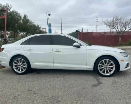 Белый Ауди А4, объемом двигателя 2 л и пробегом 31 тыс. км за 12000 $, фото 7 на Automoto.ua