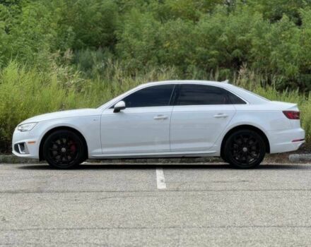 Белый Ауди А4, объемом двигателя 2 л и пробегом 32 тыс. км за 17000 $, фото 4 на Automoto.ua