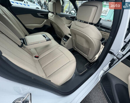 Белый Ауди А4, объемом двигателя 1.98 л и пробегом 63 тыс. км за 27100 $, фото 9 на Automoto.ua