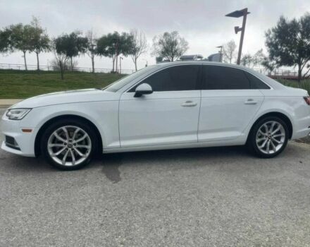 Белый Ауди А4, объемом двигателя 2 л и пробегом 31 тыс. км за 12000 $, фото 3 на Automoto.ua