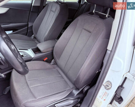 Белый Ауди А4, объемом двигателя 1.97 л и пробегом 92 тыс. км за 24000 $, фото 11 на Automoto.ua