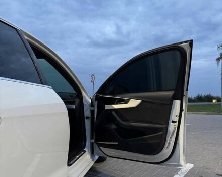 Белый Ауди А4, объемом двигателя 1.98 л и пробегом 43 тыс. км за 33300 $, фото 9 на Automoto.ua