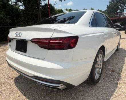 Белый Ауди А4, объемом двигателя 2 л и пробегом 50 тыс. км за 8000 $, фото 4 на Automoto.ua