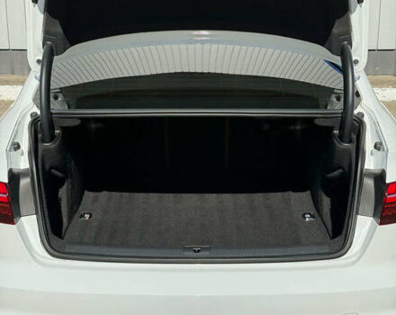 Белый Ауди А4, объемом двигателя 2 л и пробегом 55 тыс. км за 25500 $, фото 10 на Automoto.ua