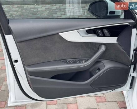 Белый Ауди А4, объемом двигателя 2 л и пробегом 65 тыс. км за 26500 $, фото 6 на Automoto.ua