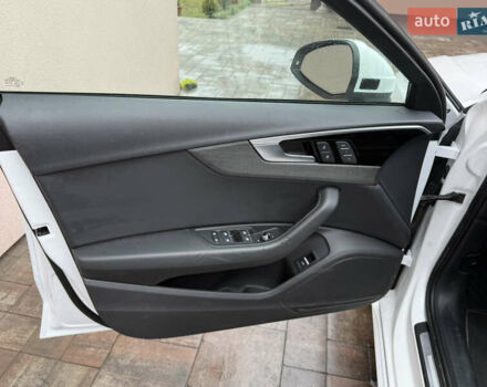 Білий Ауді А4, об'ємом двигуна 1.98 л та пробігом 82 тис. км за 25000 $, фото 6 на Automoto.ua