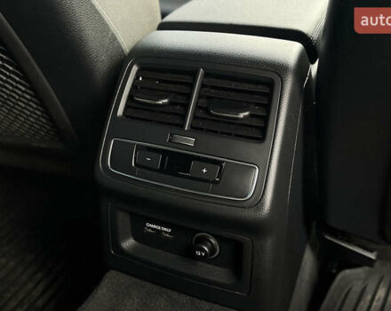 Белый Ауди А4, объемом двигателя 1.98 л и пробегом 82 тыс. км за 28000 $, фото 25 на Automoto.ua