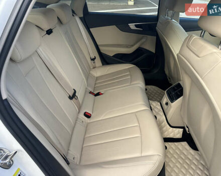 Белый Ауди А4, объемом двигателя 1.97 л и пробегом 58 тыс. км за 41999 $, фото 24 на Automoto.ua