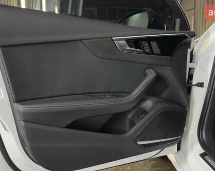 Білий Ауді А4, об'ємом двигуна 1.98 л та пробігом 62 тис. км за 33000 $, фото 14 на Automoto.ua