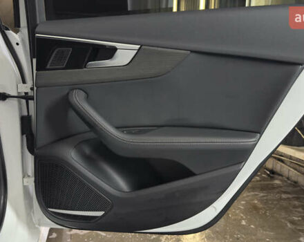 Білий Ауді А4, об'ємом двигуна 1.98 л та пробігом 62 тис. км за 33000 $, фото 12 на Automoto.ua