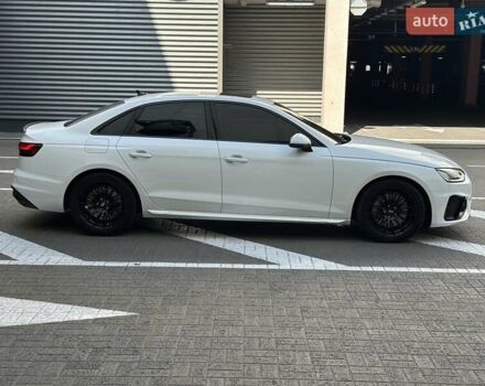 Білий Ауді А4, об'ємом двигуна 2 л та пробігом 47 тис. км за 30990 $, фото 11 на Automoto.ua